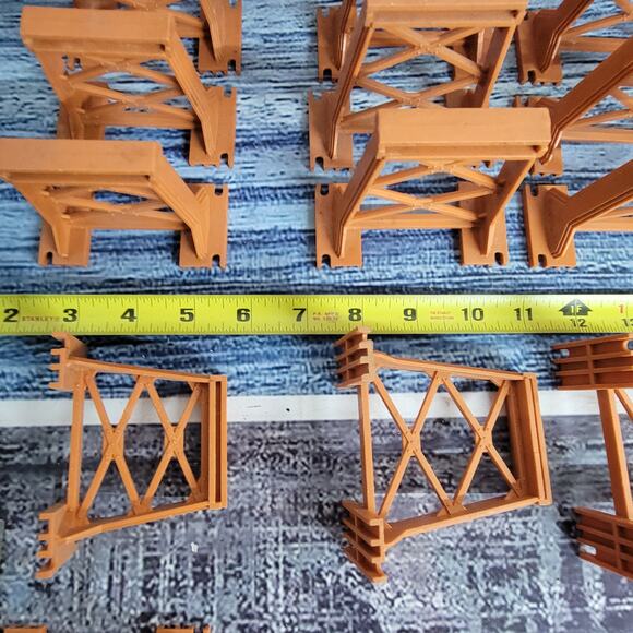 H.o scale maybe O bridge trusses 40 plus pcs incline and decline lt brown - Picture 7 of 13